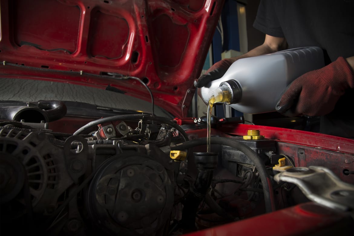 汽車發動機換油：您需要知道的汽車保養知識